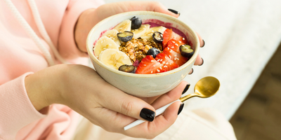 nutiritonist approved healthy lunch bowl with fruit and granola